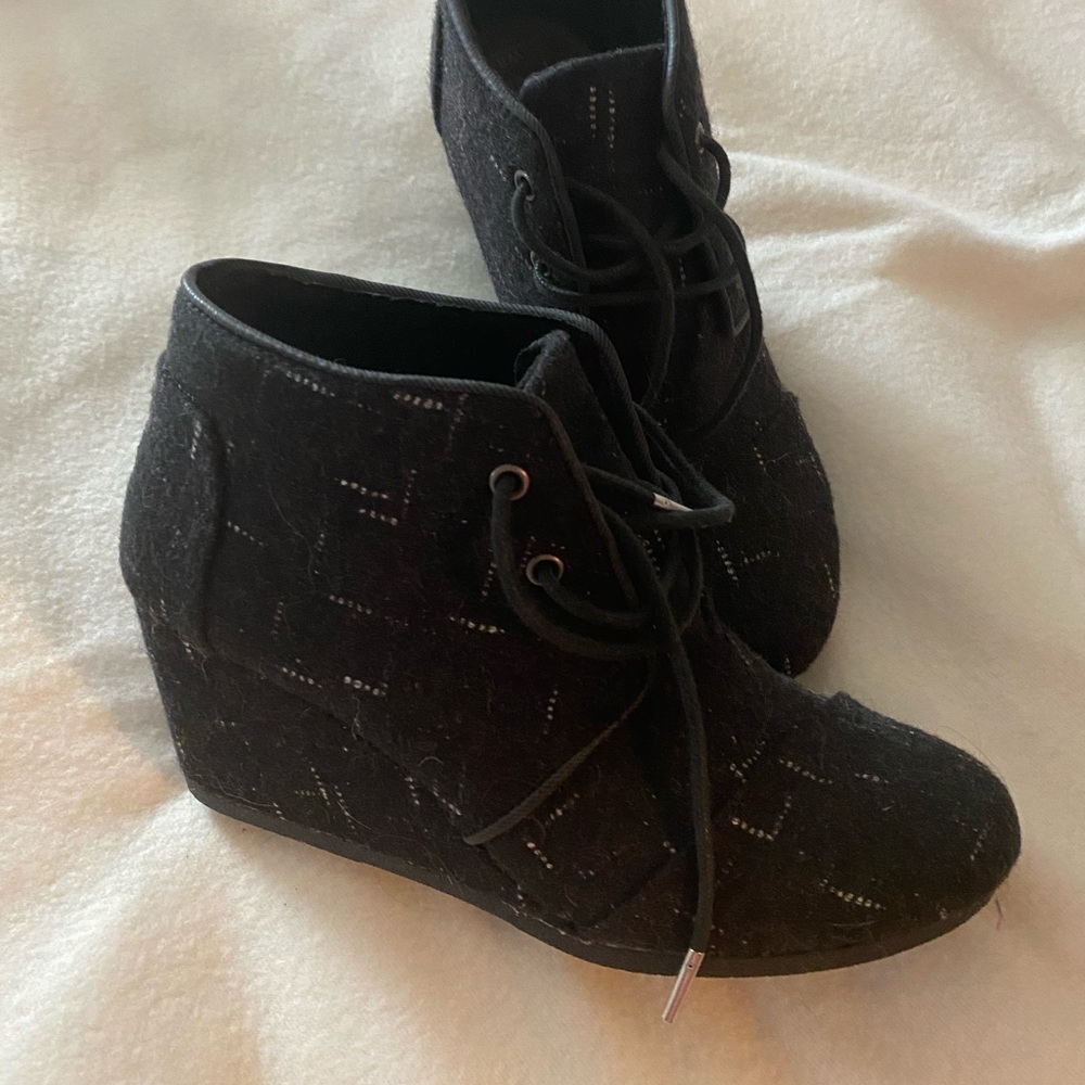 Toms wedge booties